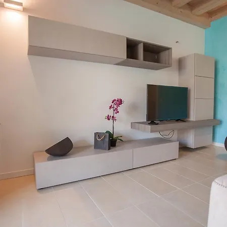 Italianflat - The Peschiera Terrace * 佩斯基耶拉德加达
